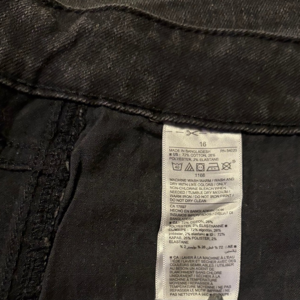 Old Navy Black Mini Denim Skirt - Like New Condition, Size 16 - Picture 3 of 5